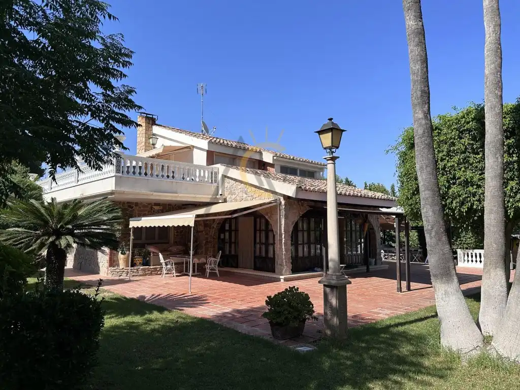Detached house with pool for sale in Peña de las Águilas, imagen 2