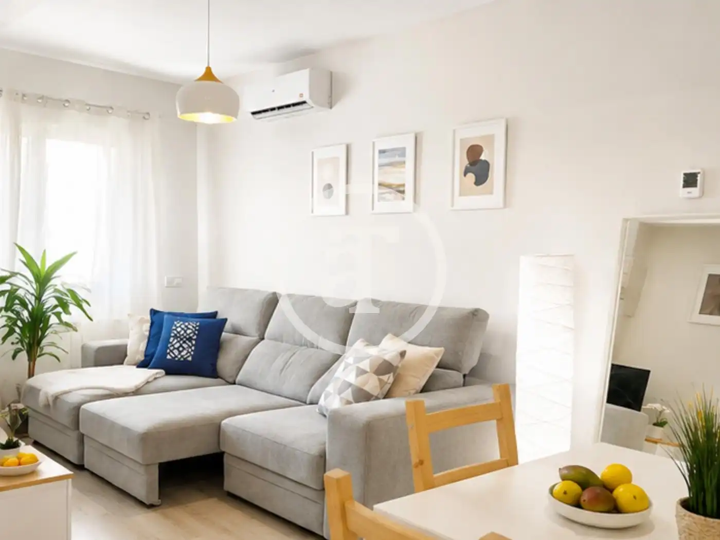 Living room of Flat for rent in Madrid  with Air Conditioner, Heating and Furnished