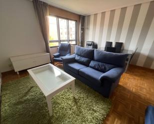 Sala d'estar de Pis de lloguer en Burgos Capital amb Calefacció i Moblat