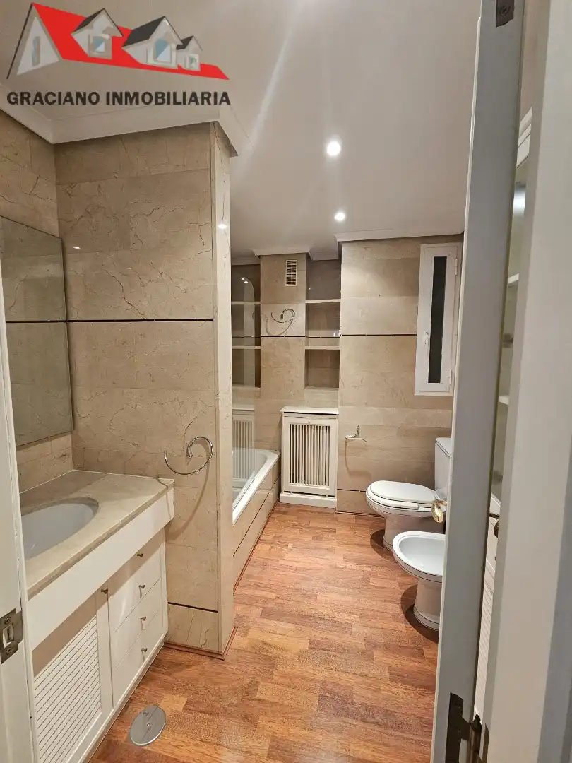 Badezimmer von Wohnung zum Verkauf in Albacete mit Heizung