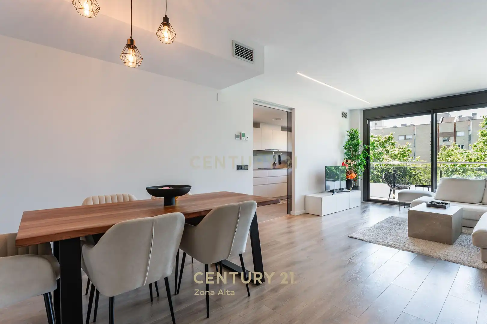 Exterior view of Buildings for sale in Vilafranca del Penedès  with Community pool