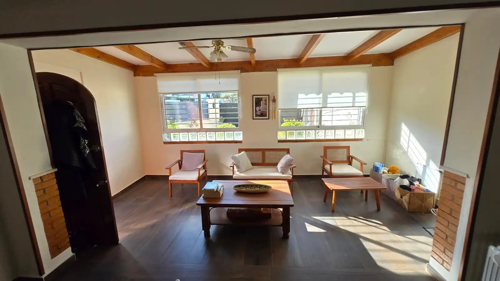 Wohnzimmer von Einfamilien-Reihenhaus zum Verkauf in Alhaurín de la Torre mit Klimaanlage, Privatgarten und Abstellraum