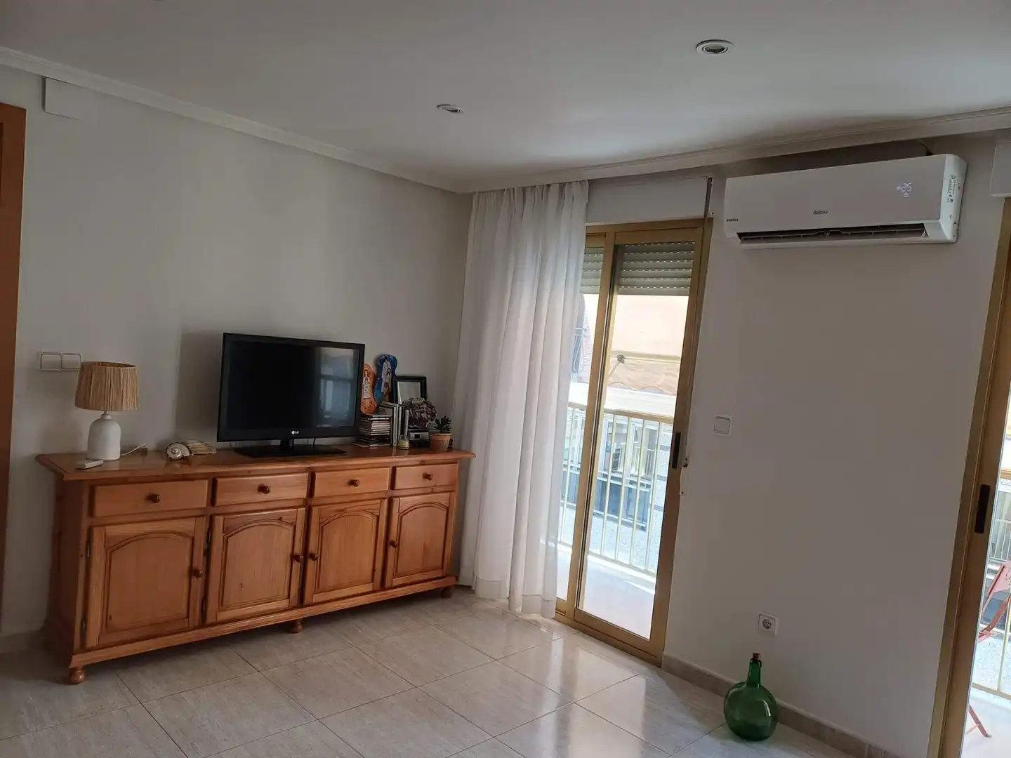 Sala de estar de Piso de alquiler en Santa Pola con Aire acondicionado, Terraza y Amueblado