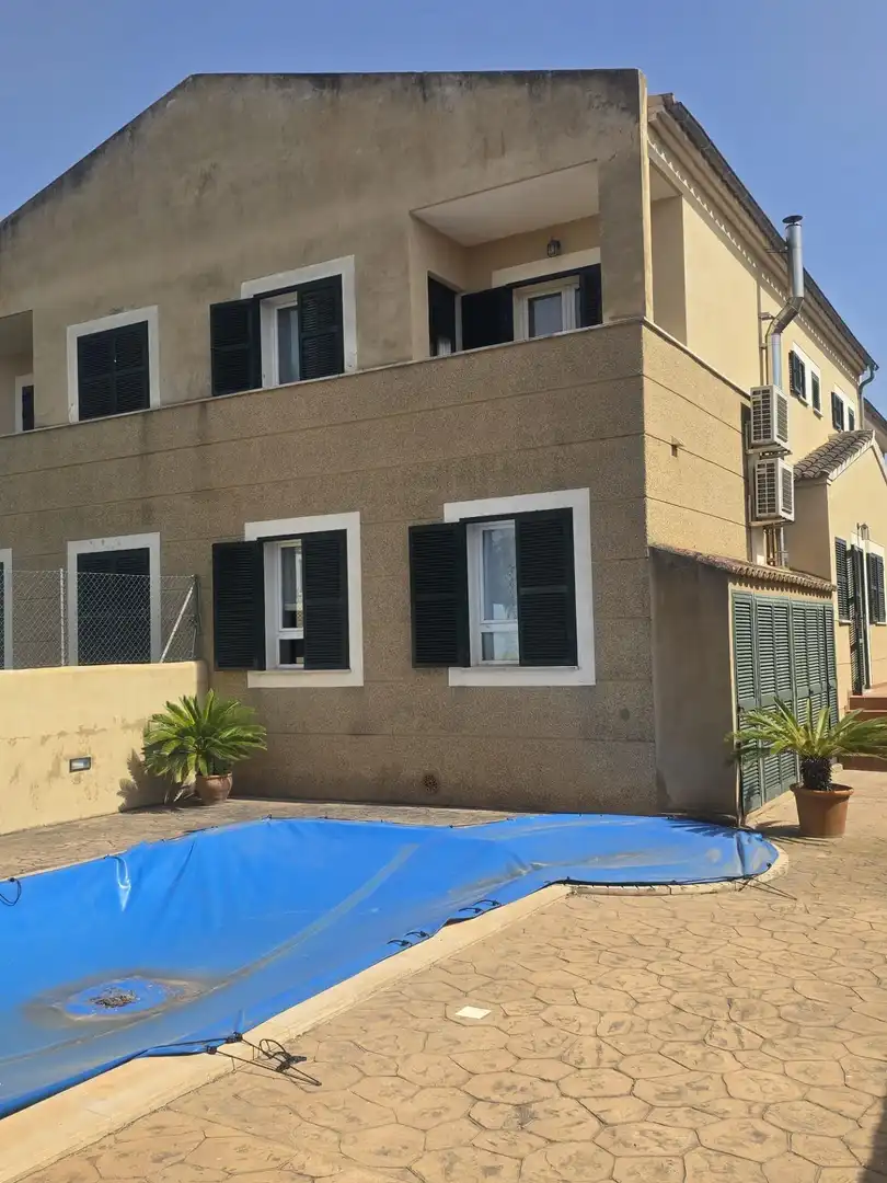 Vista exterior de Casa adosada en venda en Marratxí amb Aire condicionat, Calefacció i Jardí privat