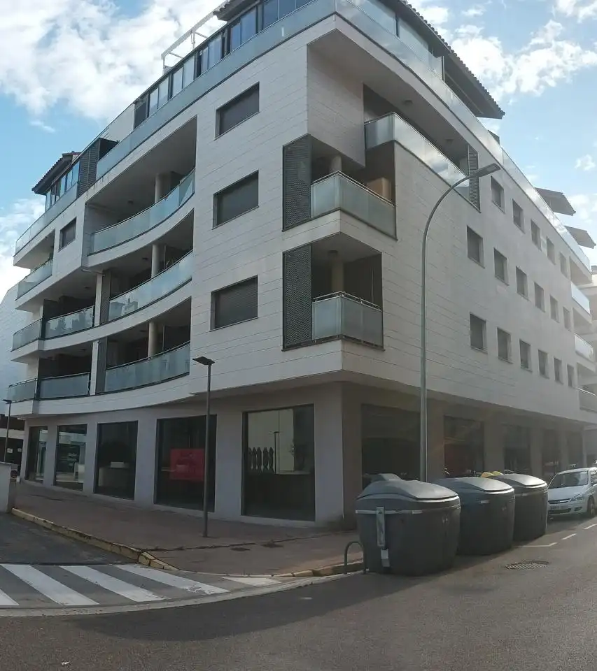 Local comercial en venda a Arquitecto Medarde