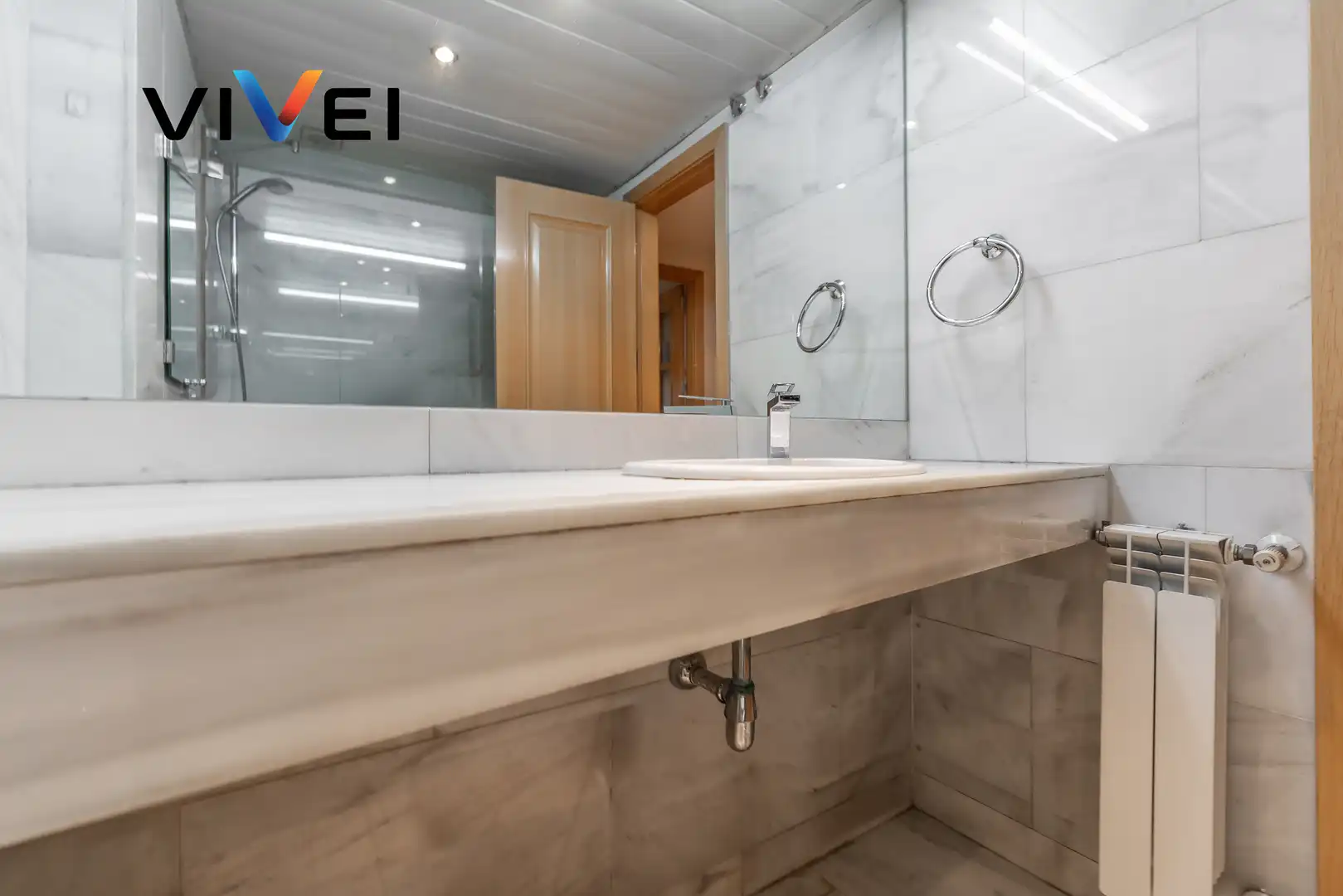 Bathroom of Flat for sale in Madrid  with Heating, Terrace and Storage room