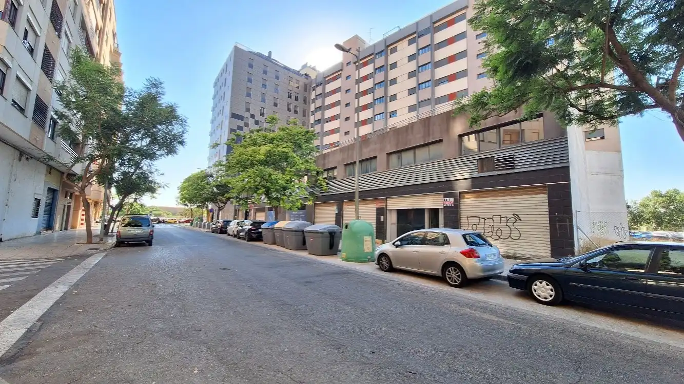 Vista exterior de Local en venta en Alzira