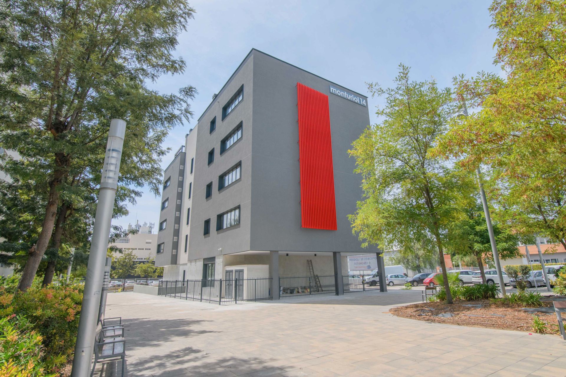 Exterior view of Office to rent in Sant Just Desvern  with Air Conditioner, Heating and Internet