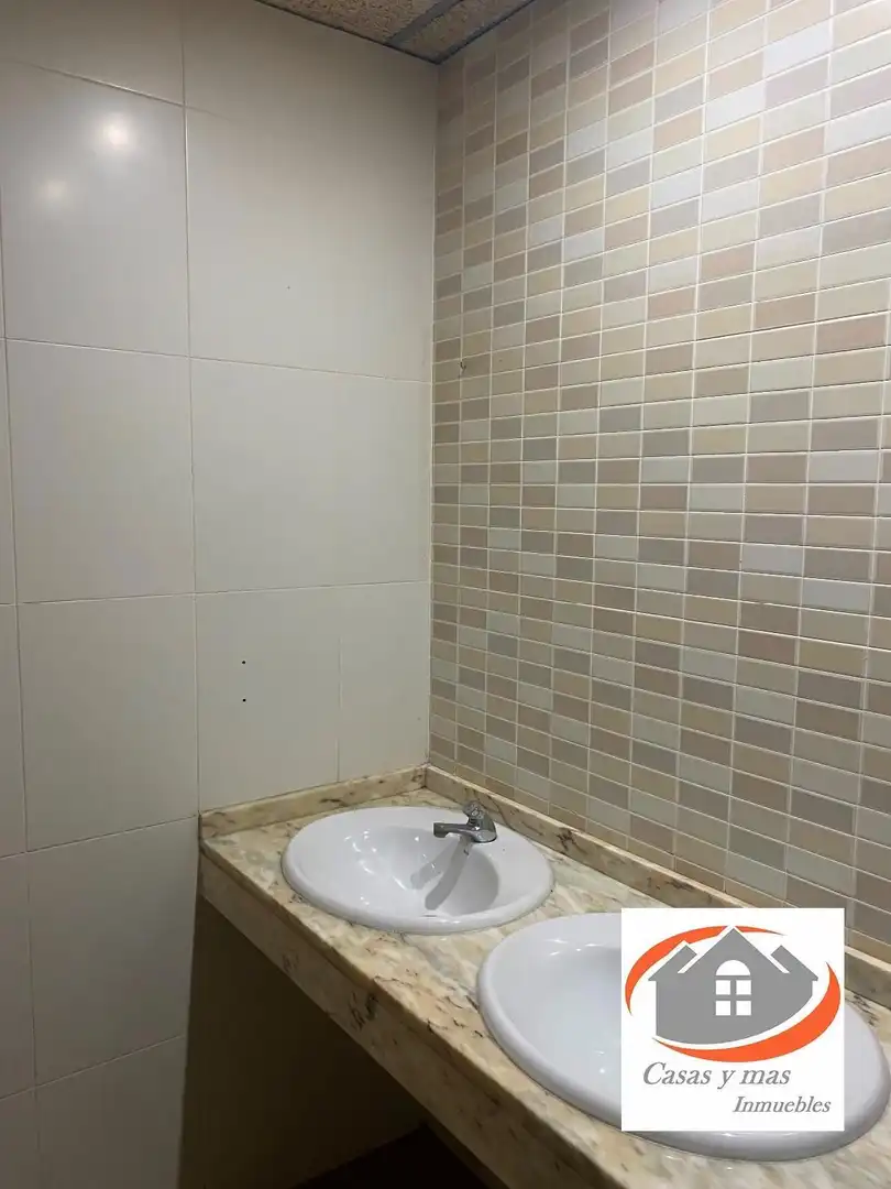 Local comercial de lloguer a Avenida Alemania-Italia, imagen 5