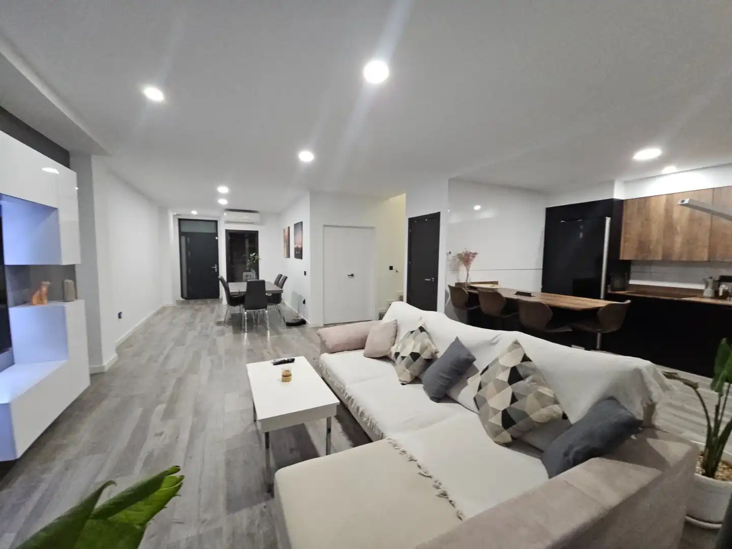 Sala de estar de Casa o chalet en venta en Dos Hermanas con Aire acondicionado, Calefacción y Jardín privado