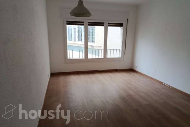 Piso en Alquiler en Carrer de Martí, . en El Camp d'en Grassot i Gràcia Nova