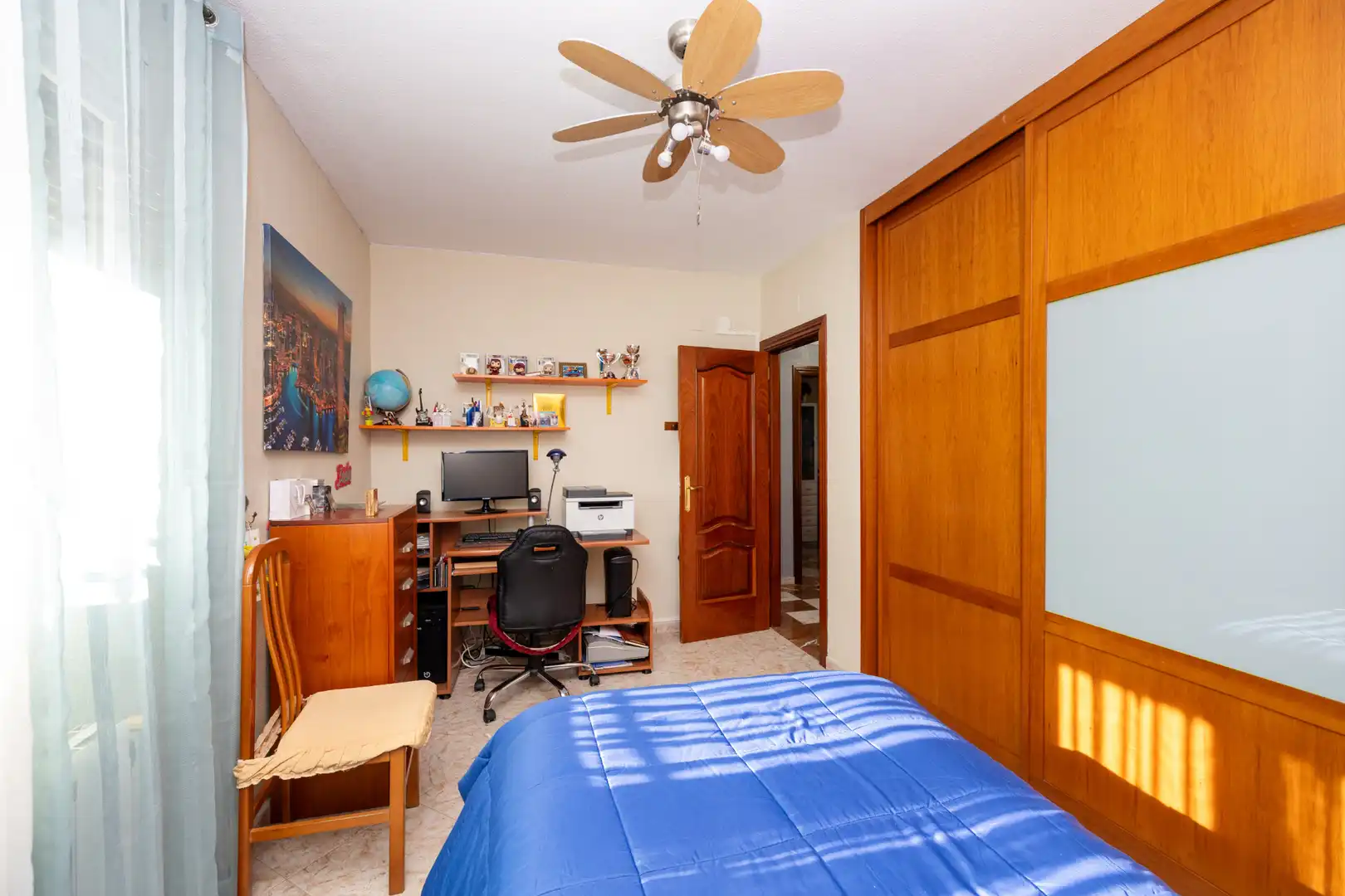 Dormitori de Casa o xalet en venda en Cúllar Vega amb Aire condicionat, Calefacció i Terrassa