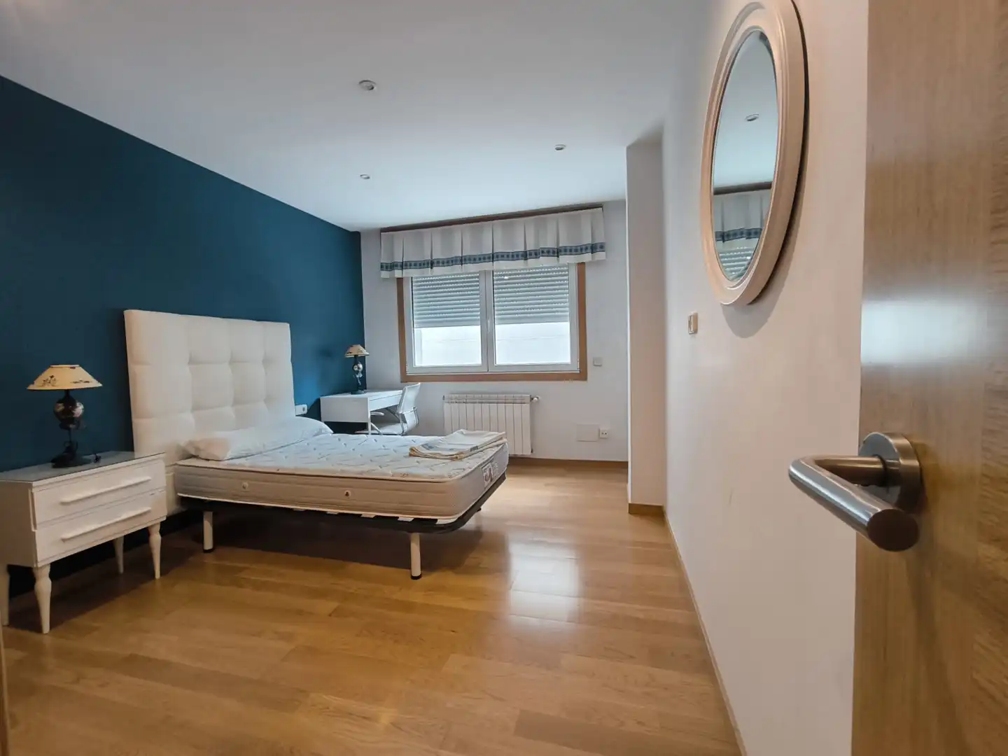 Bedroom of Flat for rent in Santiago de Compostela   with Heating, Parquet flooring and Furnished
