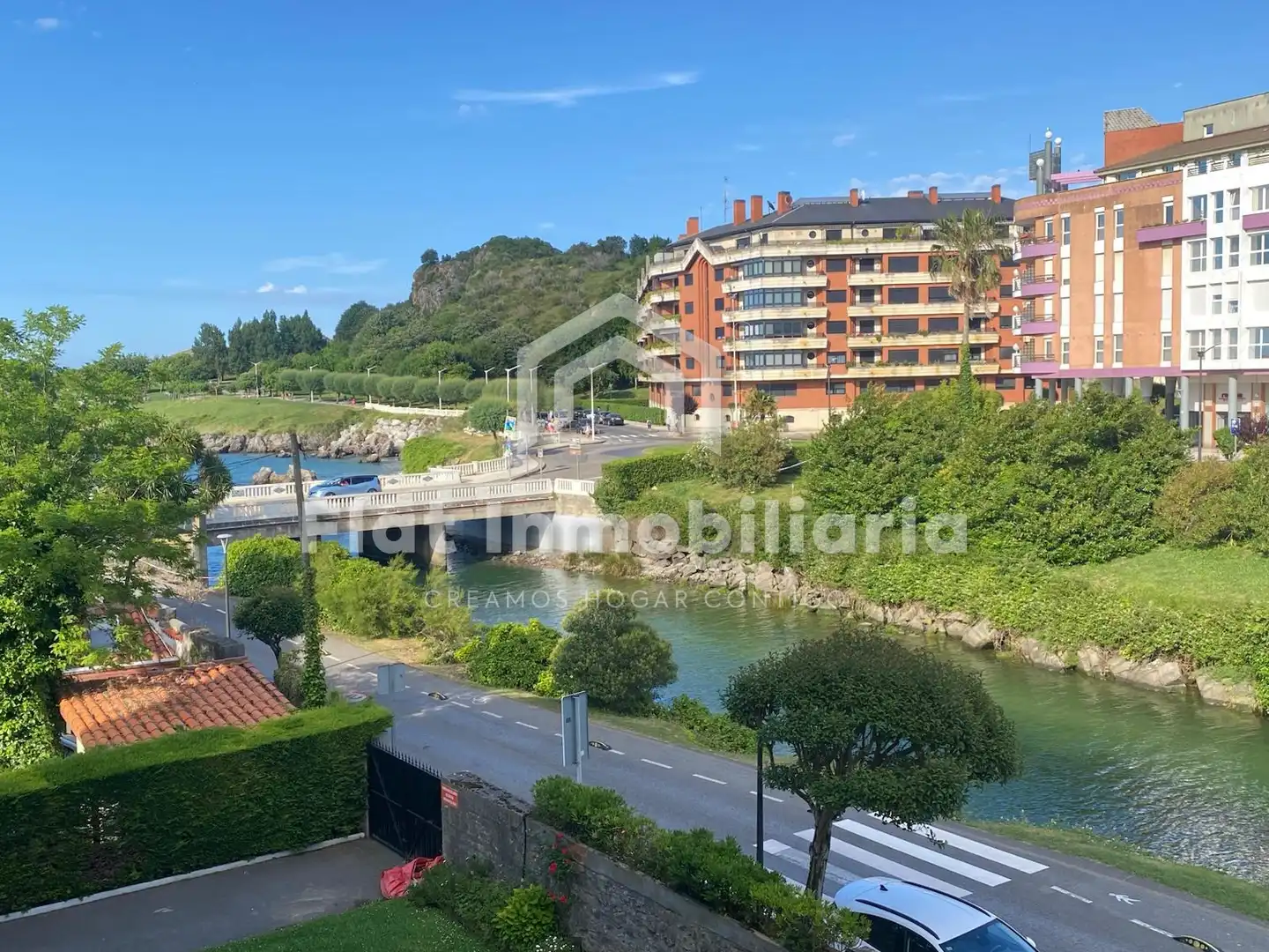 Vista exterior de Piso en venta en Castro-Urdiales con Calefacción, Parquet y Terraza