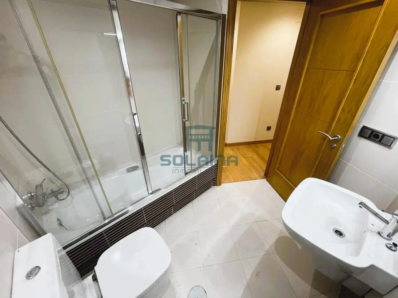 Bathroom of Flat for rent in Ourense Capital   with Heating