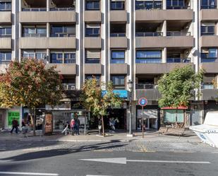 Vista exterior de Pis en venda en  Granada Capital amb Calefacció i Parquet