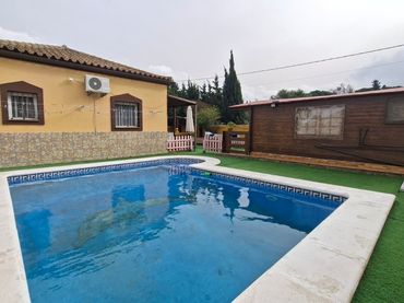 Chalet con piscina en venta en Los Franceses – La Vega