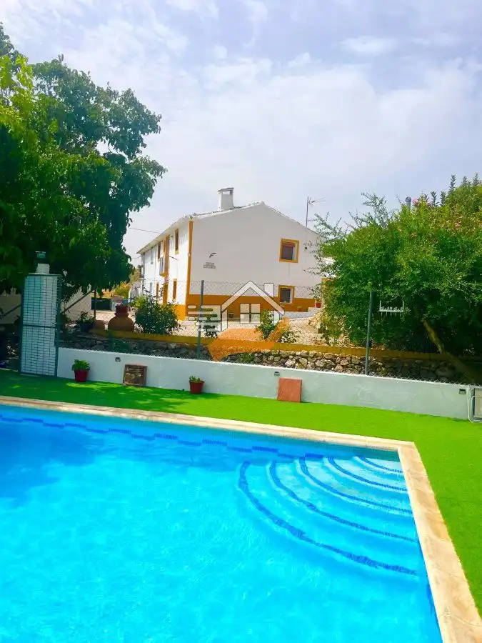 Vista exterior de Finca rústica en venda en Vélez-Blanco amb Balcó