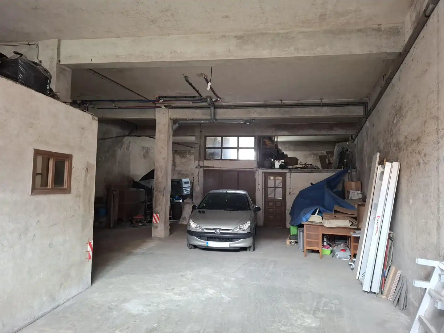 Parkplatz von Gebäude zum Verkauf in Ordes