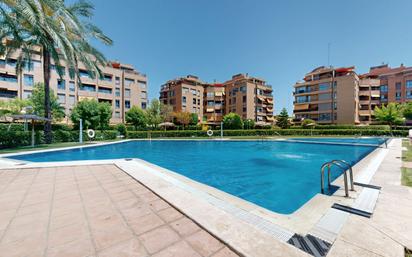 Swimming pool of Flat for sale in  Valencia Capital  with Air Conditioner, Terrace and Swimming Pool