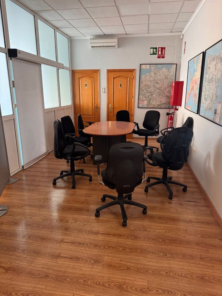 Oficina de lloguer en Ibi amb Moblat