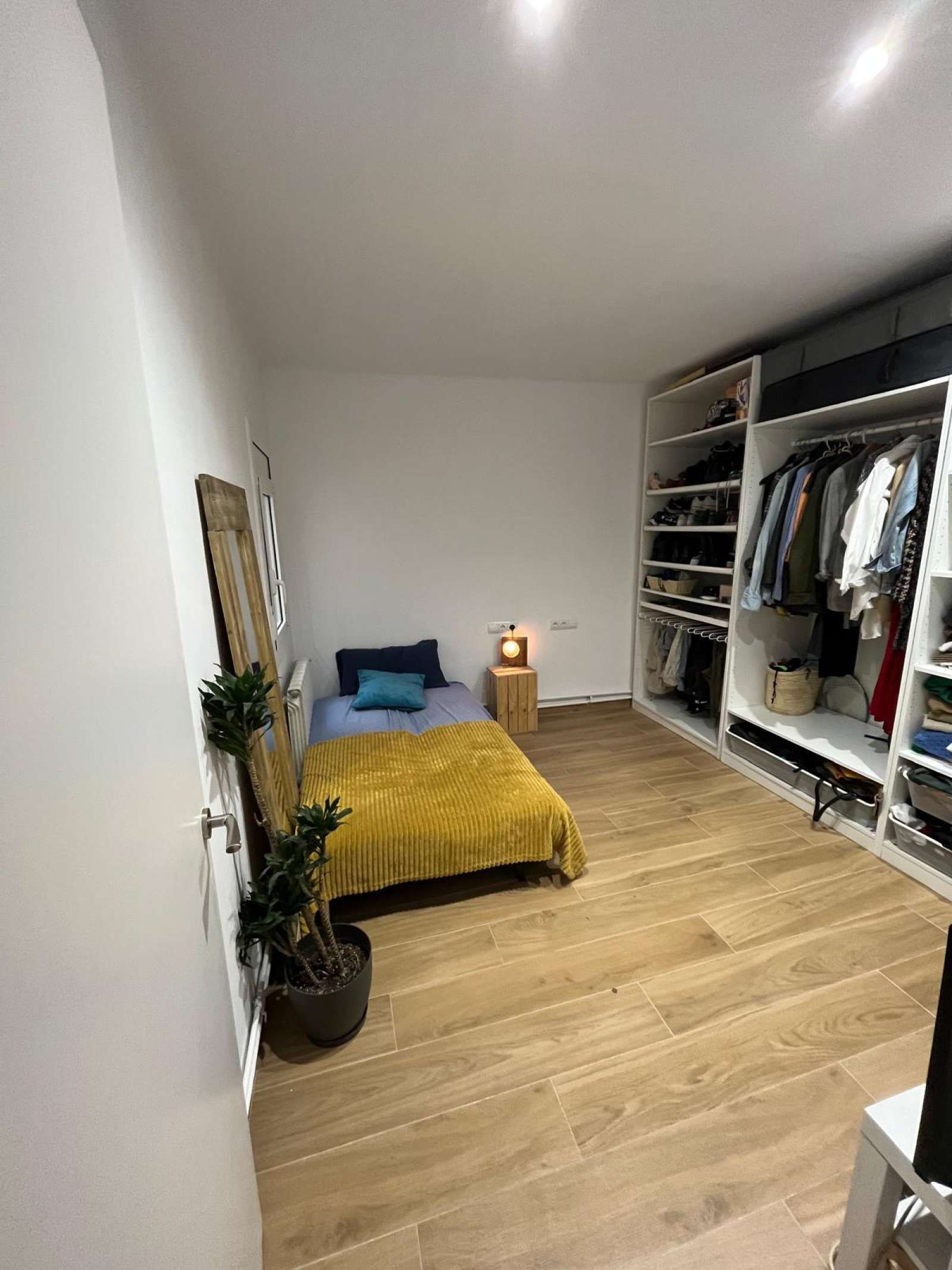 Bedroom of Flat for share in Terrassa  with Air Conditioner, Heating and Terrace