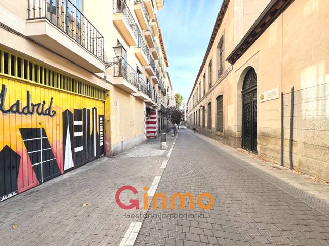 Garaje en Venta en Calle de Santa Isabel, 47 en Embajadores - Lavapiés