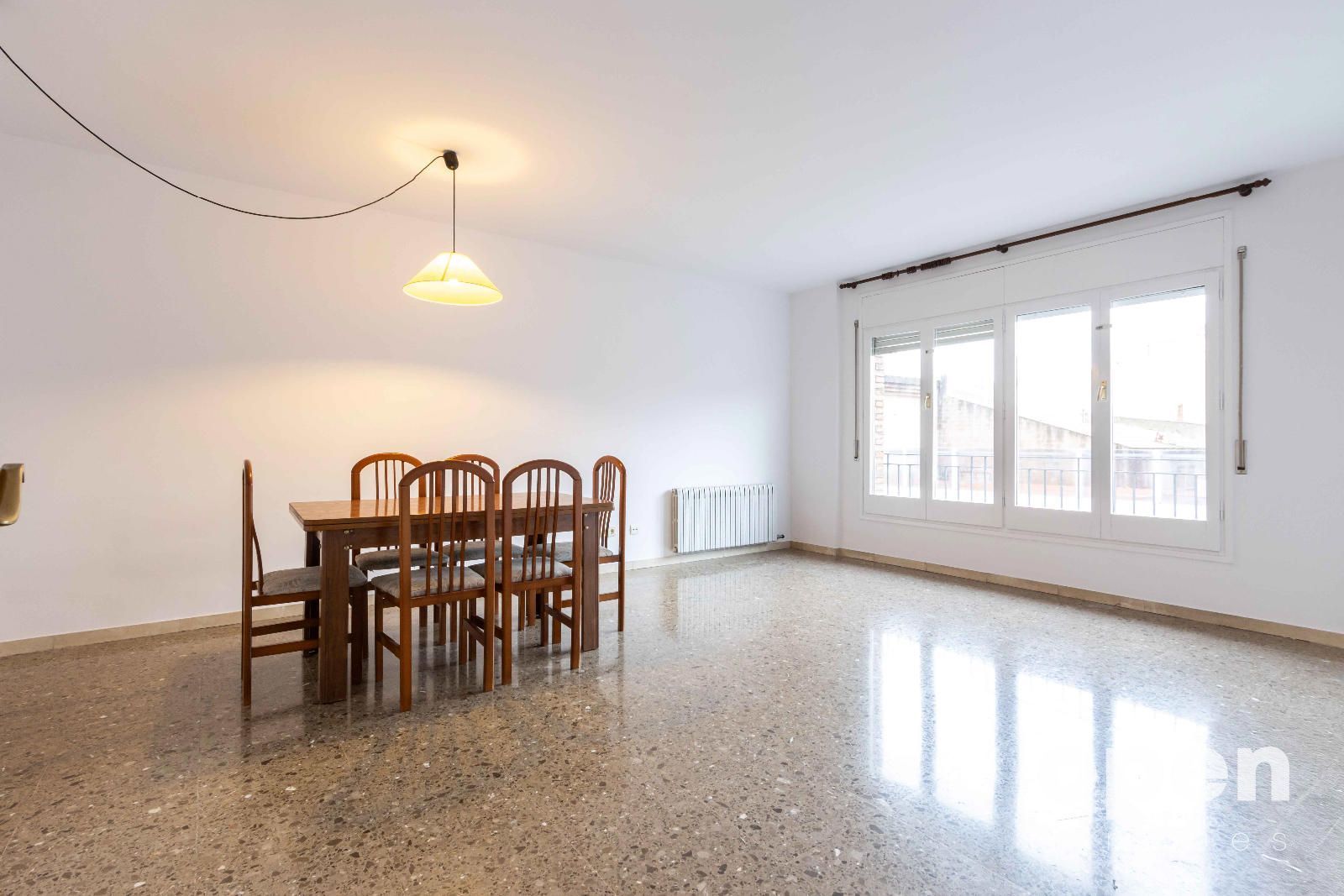 Comedor de Piso en venta en Terrassa con Calefacción y Trastero