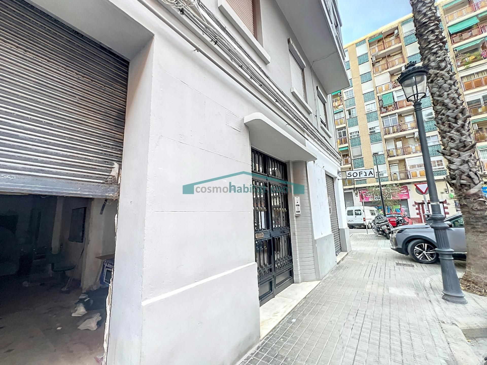 Exterior view of Premises for sale in  Valencia Capital