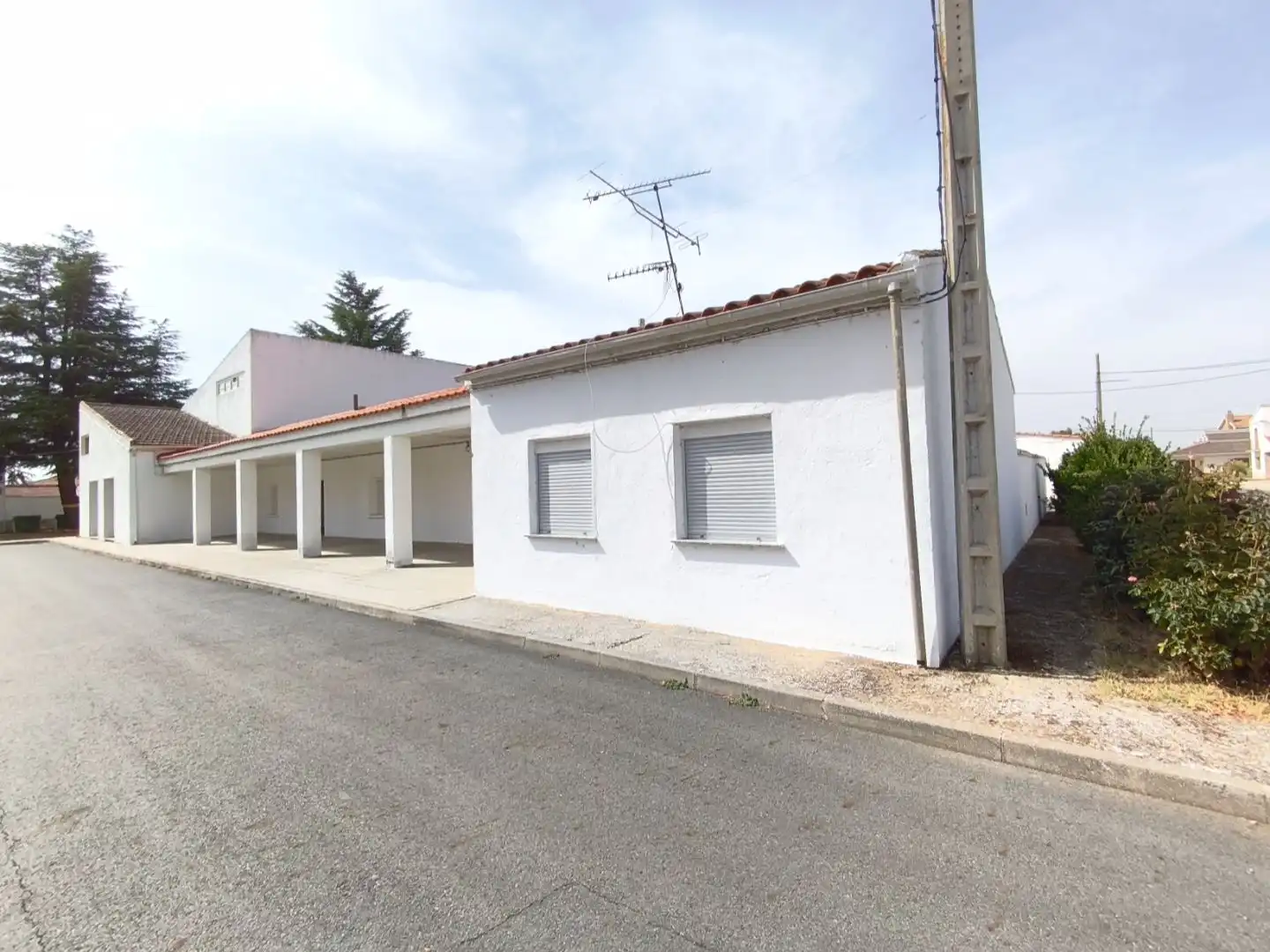 Casa rústica amb piscina en venda a Plaza Generalísimo 5