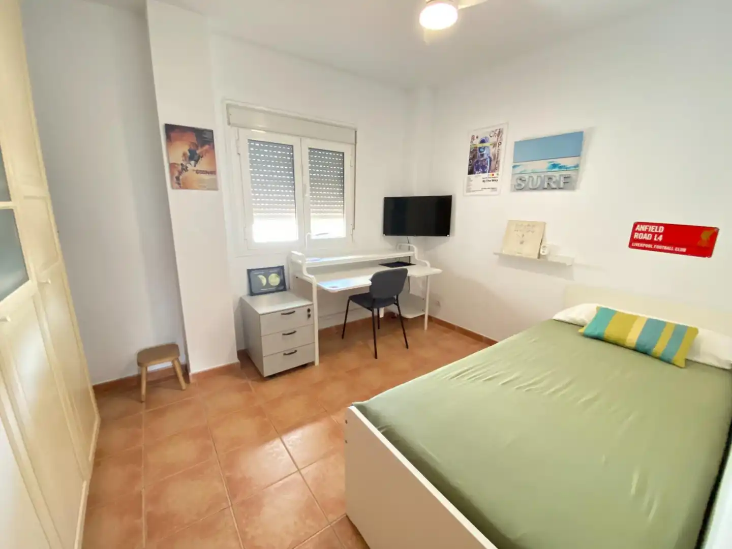 Habitación de Piso en venta en Mairena del Aljarafe con Aire acondicionado, Calefacción y Jardín privado