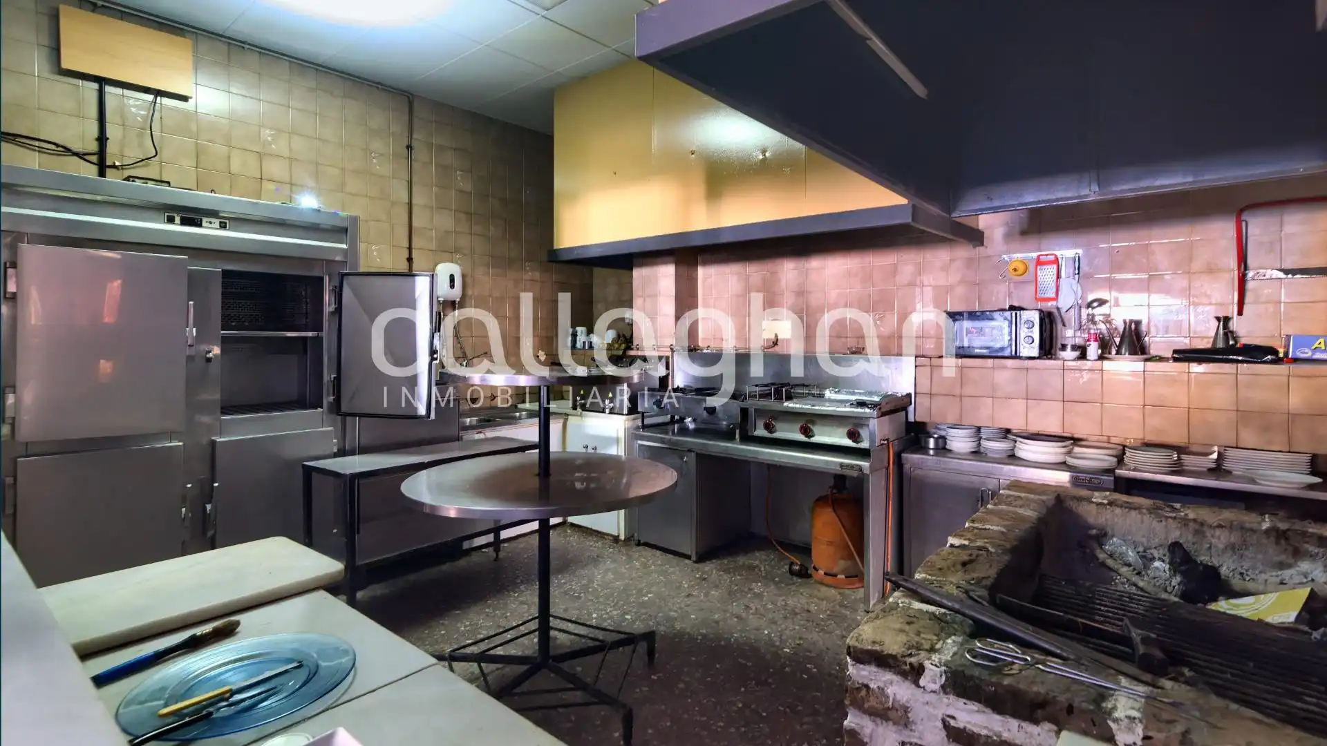 Cocina de Local en venta en L'Alcúdia con Aire acondicionado y Amueblado