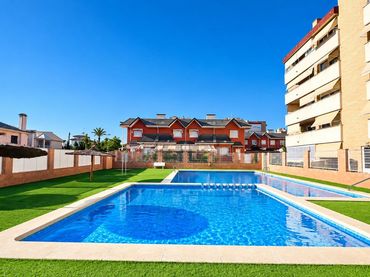 Adossat amb piscina en venda a Elche ciudad