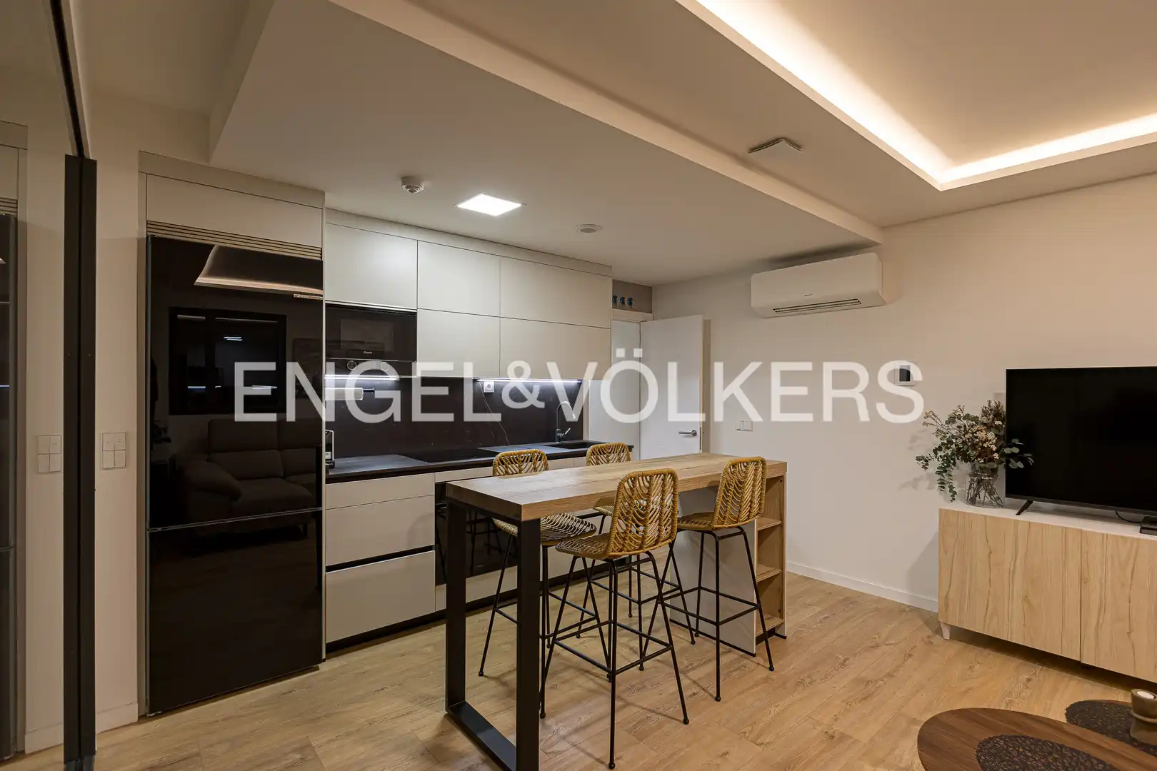Küche von Wohnung zum Verkauf in Madrid mit Klimaanlage, Heizung und Privatgarten