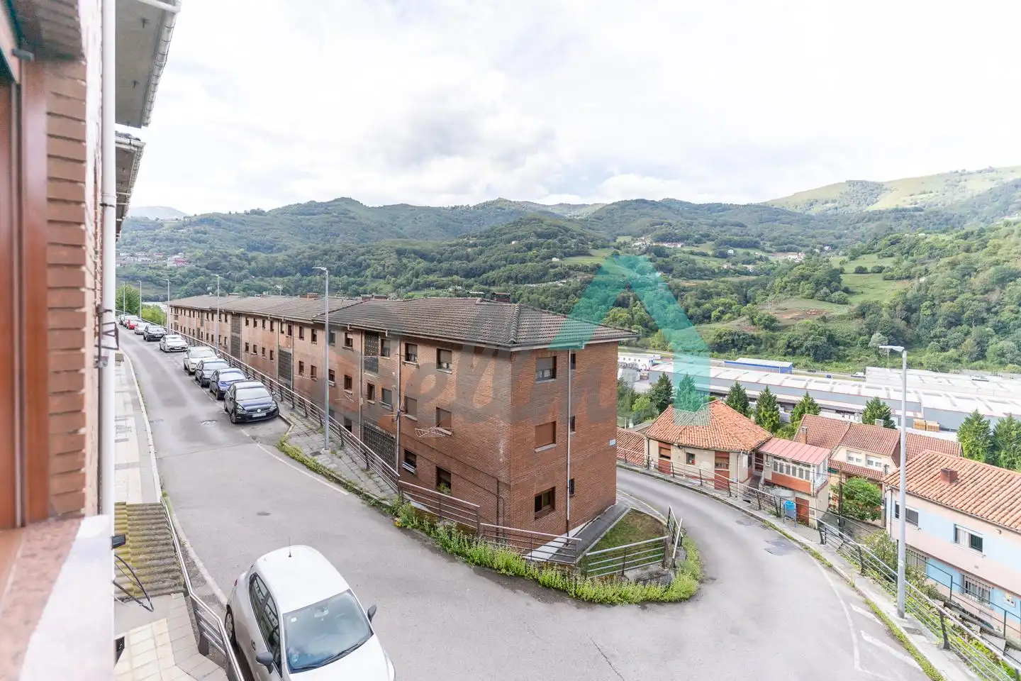 Vista exterior de Piso de alquiler en Aller con Calefacción, Trastero y Amueblado