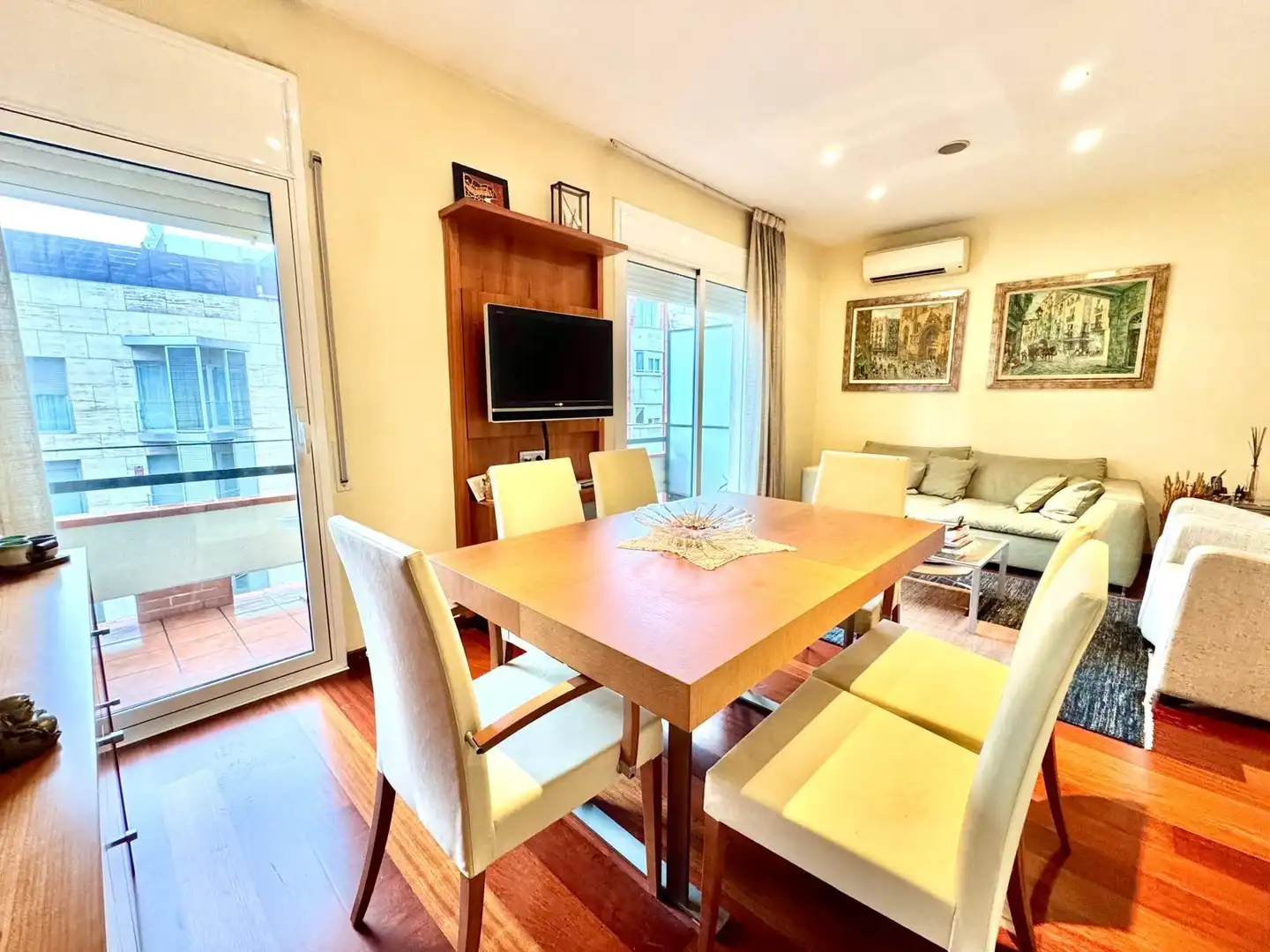 Esszimmer von Wohnung zum Verkauf in  Barcelona Capital mit Klimaanlage, Heizung und Parkett