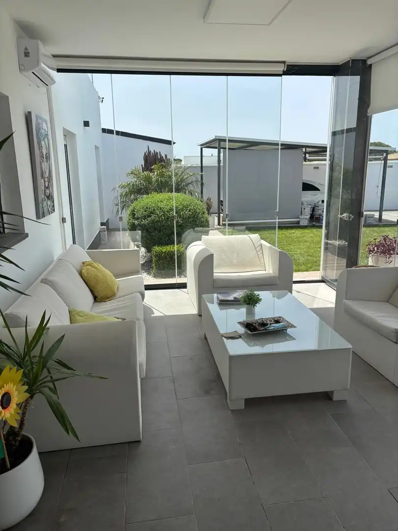 Terraza de Casa o chalet en venta en Chiclana de la Frontera con Aire acondicionado, Calefacción y Jardín privado