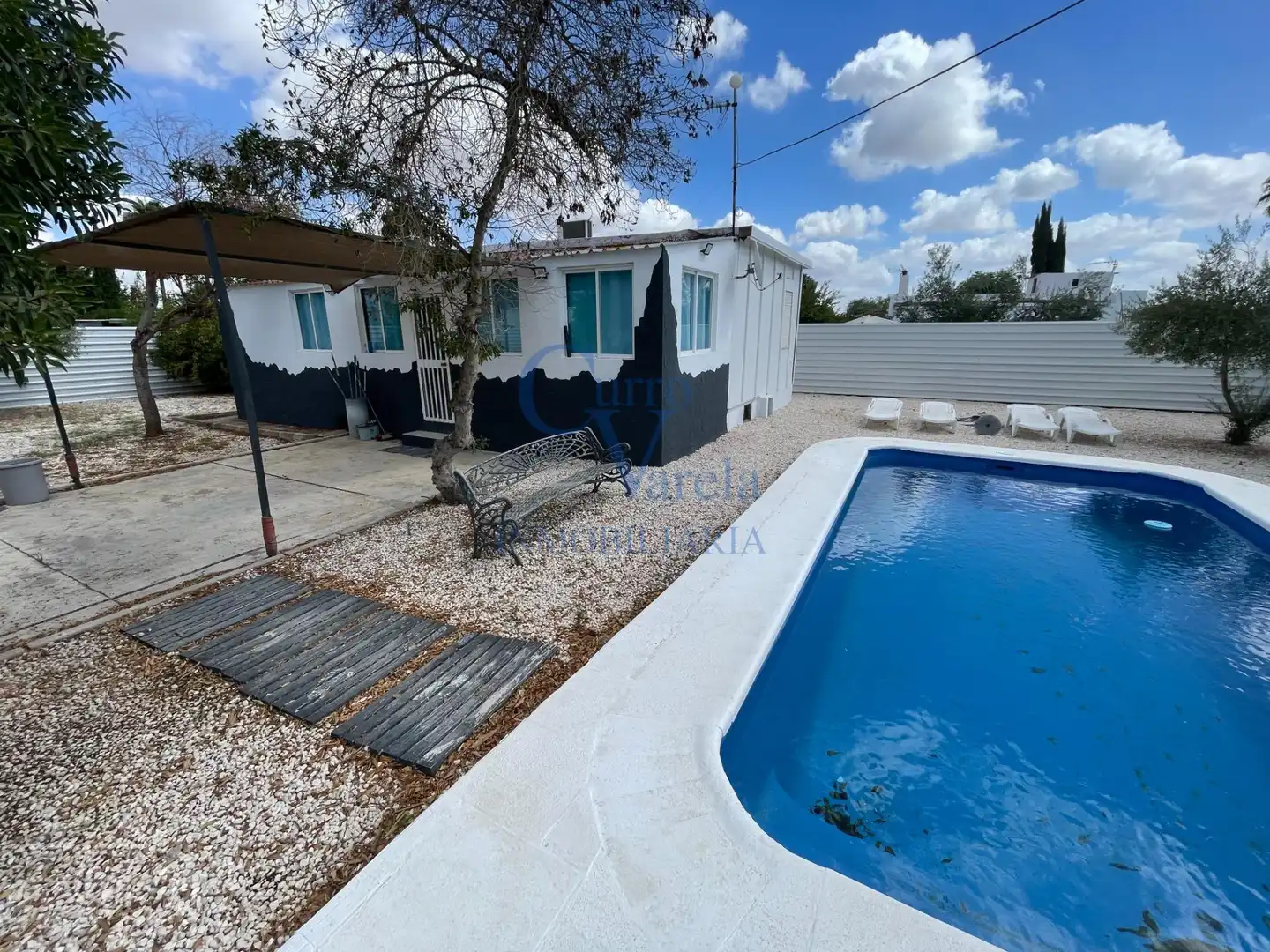 Casa rústica amb piscina en venda a Los Palacios y Villafranca