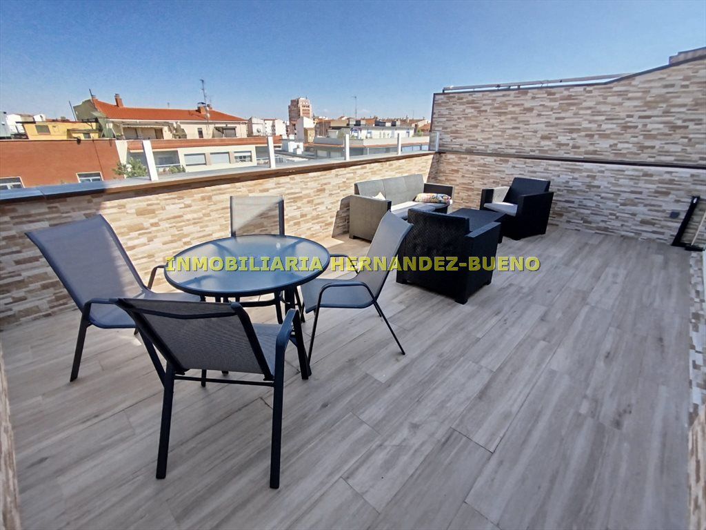 Terrassa de Àtic en venda en Salamanca Capital amb Calefacció, Terrassa i Moblat