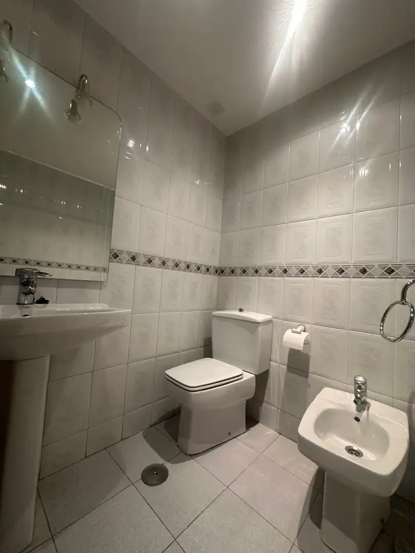 Baño de Piso en venta en León Capital  con Calefacción, Terraza y TV