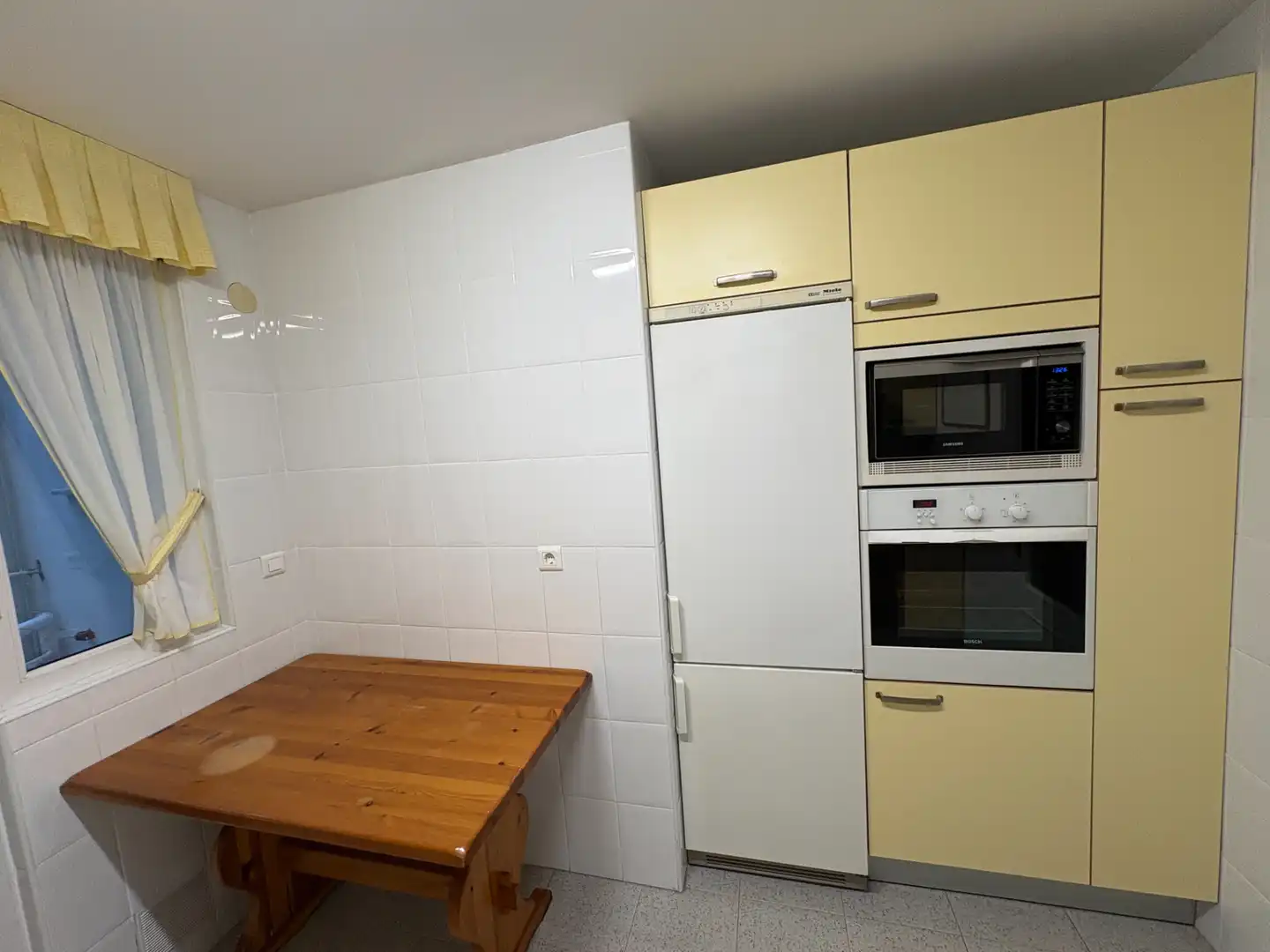 Cuina de Pis de lloguer en Castro-Urdiales amb Calefacció, Terrassa i Moblat