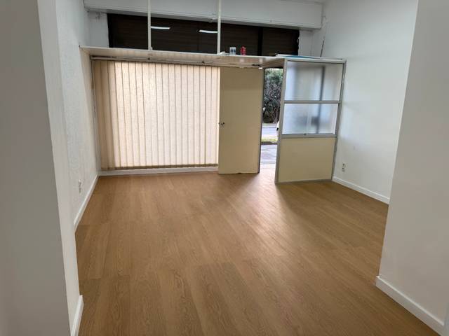 Local comercial en Alquiler en Les Torres