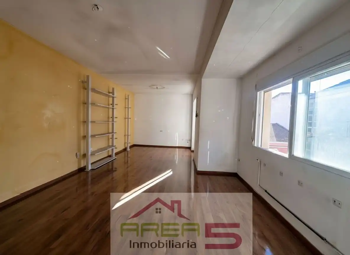 Sala de estar de Piso en venta en Villanueva de la Serena con Parquet, Terraza y Balcón