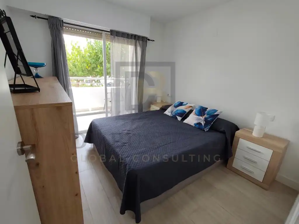 Habitación de Apartamento en venta en Pilar de la Horadada con Aire acondicionado, Piscina y Amueblado
