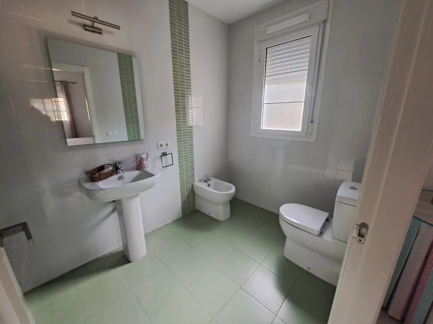 Bany de Casa o xalet en venda en Dos Hermanas amb Aire condicionat, Jardí privat i Terrassa