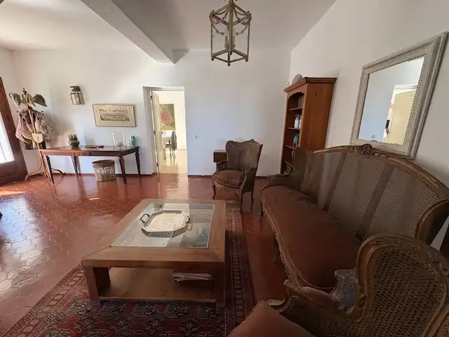 Sala d'estar de Casa o xalet en venda en Algeciras amb Aire condicionat, Jardí privat i Parquet