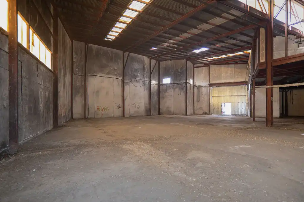 Nau industrial en venda a C/ San Javier, Baños y Mendigo