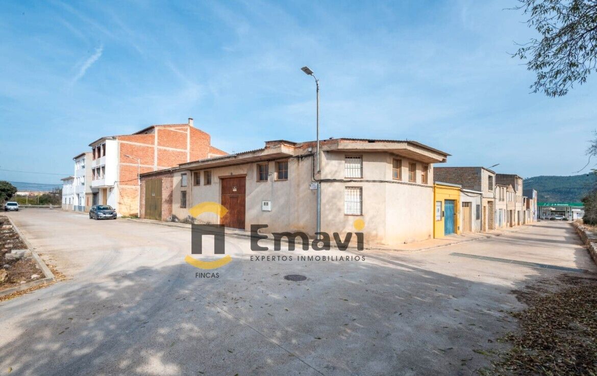 Vista exterior de Edifici en venda en Atzeneta del Maestrat