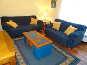 Sala d'estar de Pis de lloguer en Gijón  amb Calefacció, Parquet i Terrassa