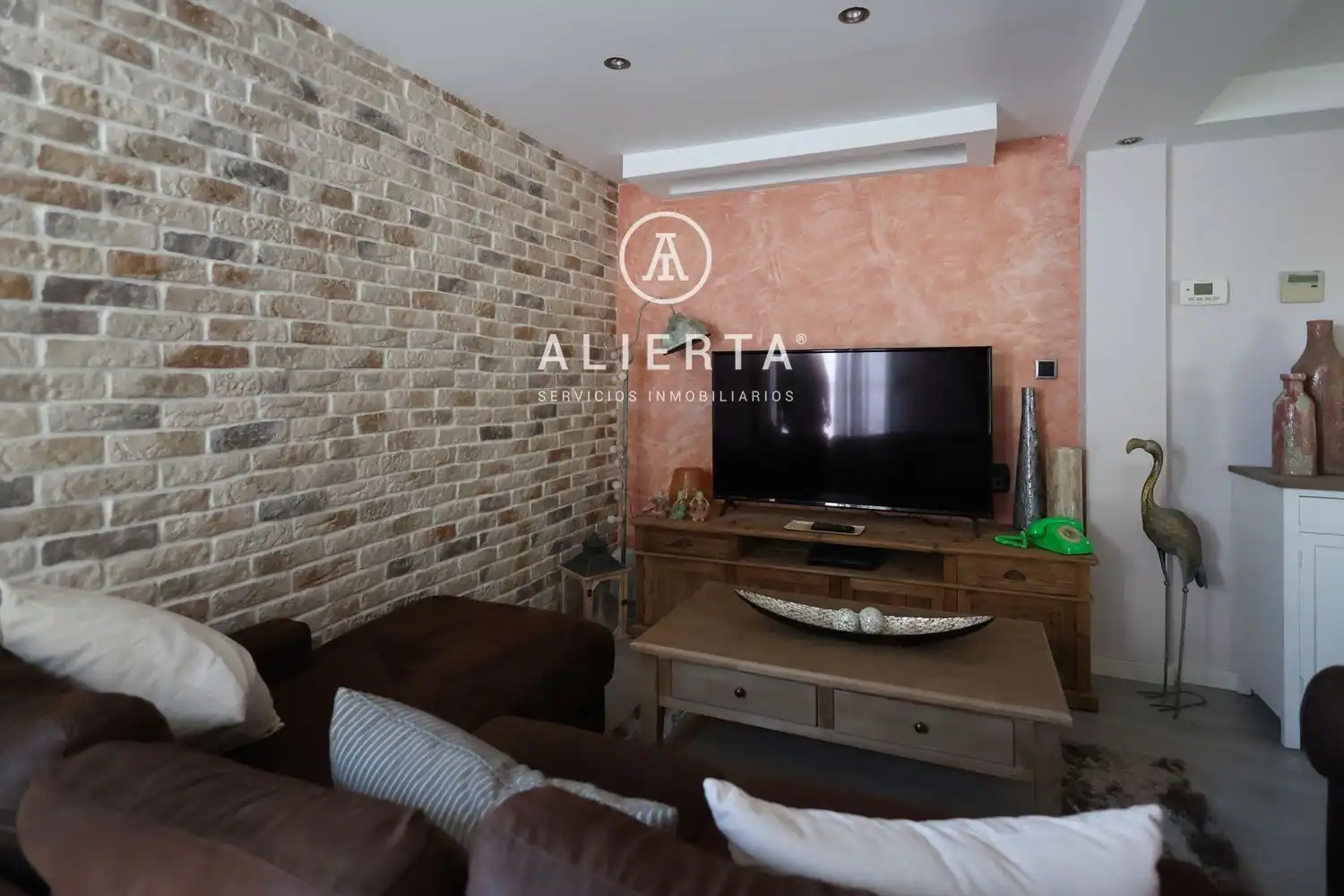 Living room of Flat for rent in Zaragoza  with Air Conditioner and Heating